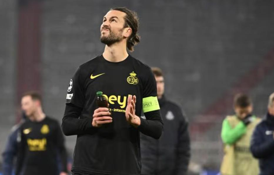 WWE直播-圣吉罗斯联合队长：上半场我们表现很好，没有给拜仁太多机会